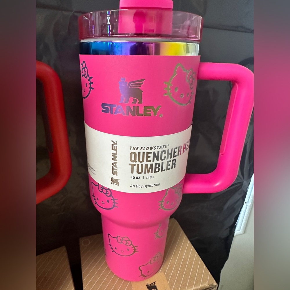 Stanley Pink Hello Kitty Quencher Tumbler